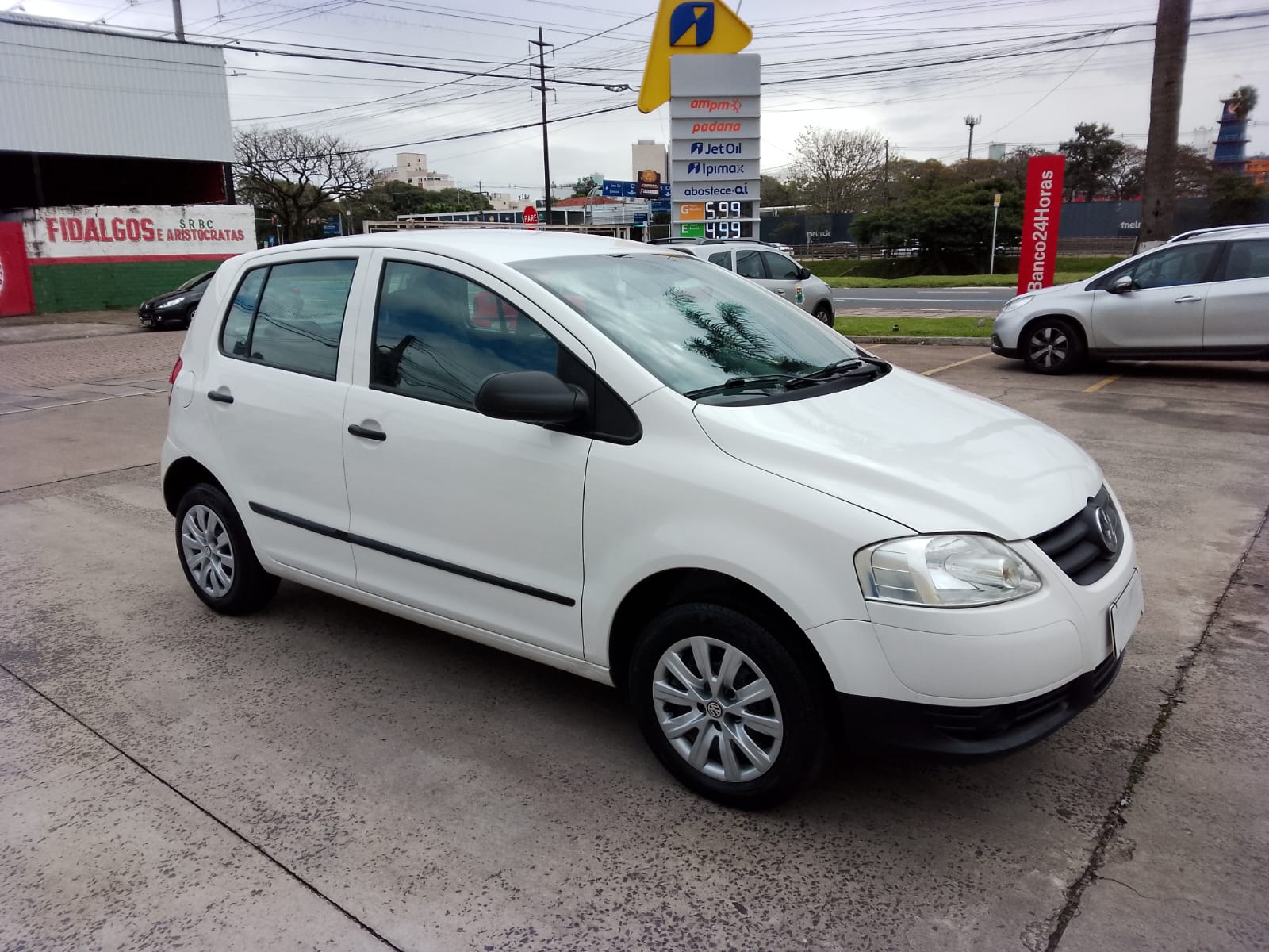 Volkswagen  FOX TREND 1.0 8V FLEX 4P